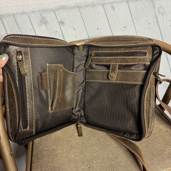 NEW Claire Chase brown distressed leather multi compartment crossbody man bag - Picture 3 of 13